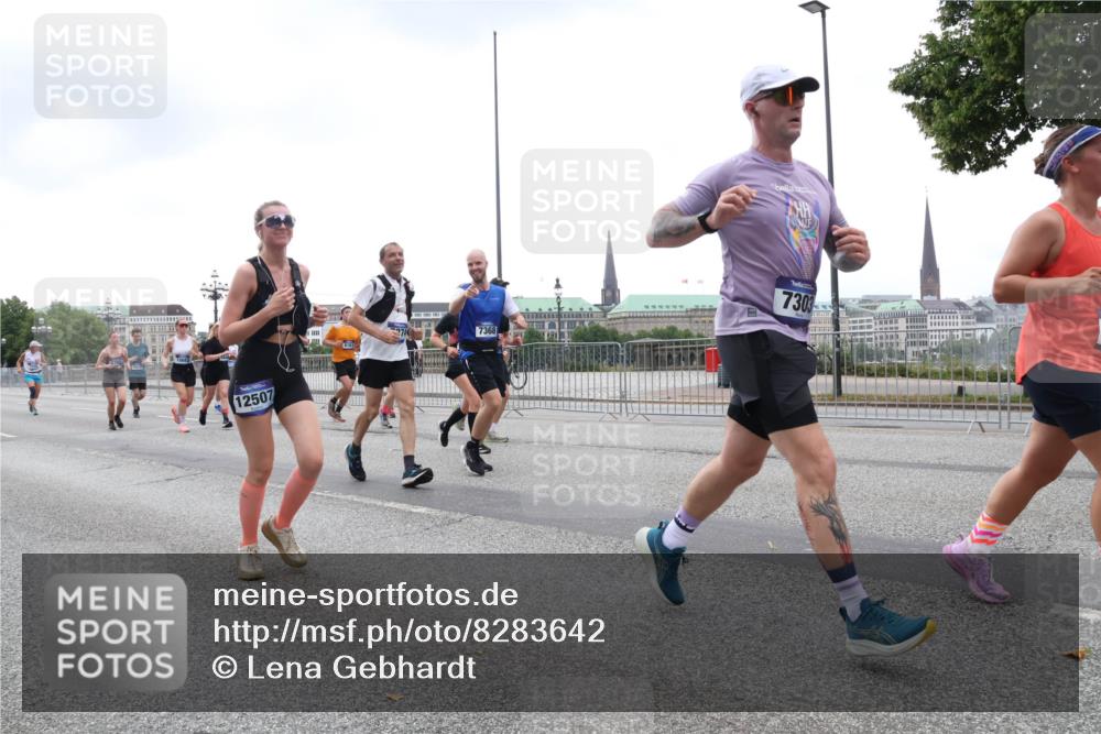29.06.2025 - hella hamburg halbmarathon Lena Gebhardt http://msf.ph/oto/8283642 29.06.2025 10:46:33 Lombardsbrücke 1371, 1375, 1429, 1465, 1532, 1608, 1837, 1999, 2162, 2320, 2423, 2500, 2697, 2773, 2813, 2951, 3277, 3406, 3407, 3410, 3469, 3734, 4119, 4202, 4296, 4342, 4355, 4448, 4604, 5697, 5700, 5854, 6068, 6124, 6161, 6392, 6740, 7303, 7364, 7368, 7374, 7412, 7767, 7827, 7960, 7983, 8047, 8477, 8551, 8553, 8700, 9129, 9337, 9445, 9691, 10153, 10230, 11361, 11876, 11910, 12298, 12333, 12507, 12522, 13969, 14261, 15852, 16882, 16987 meine-sportfotos.de