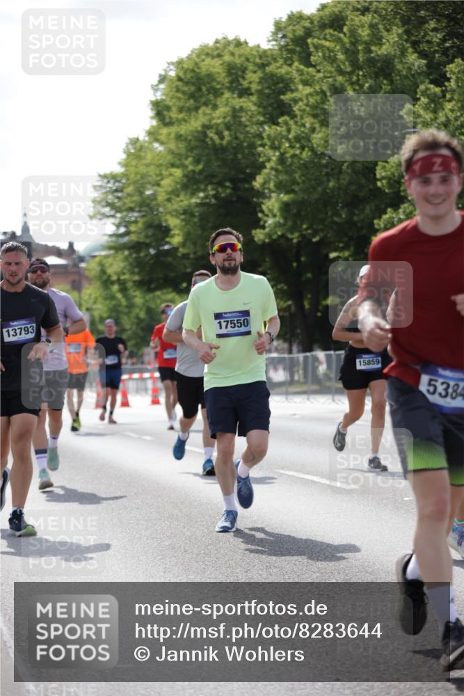 29.06.2025 - hella hamburg halbmarathon Jannik Wohlers http://msf.ph/oto/8283644 29.06.2025 10:03:12 Lombardsbrücke 1114, 1161, 1885, 2277, 2683, 2759, 4307, 5384, 5396, 5464, 6391, 7006, 7277, 7278, 7279, 8484, 10389, 11402, 12377, 13793, 13976, 15539, 15643, 15859, 16371, 16621, 17226, 17550, 18028, 18999 meine-sportfotos.de