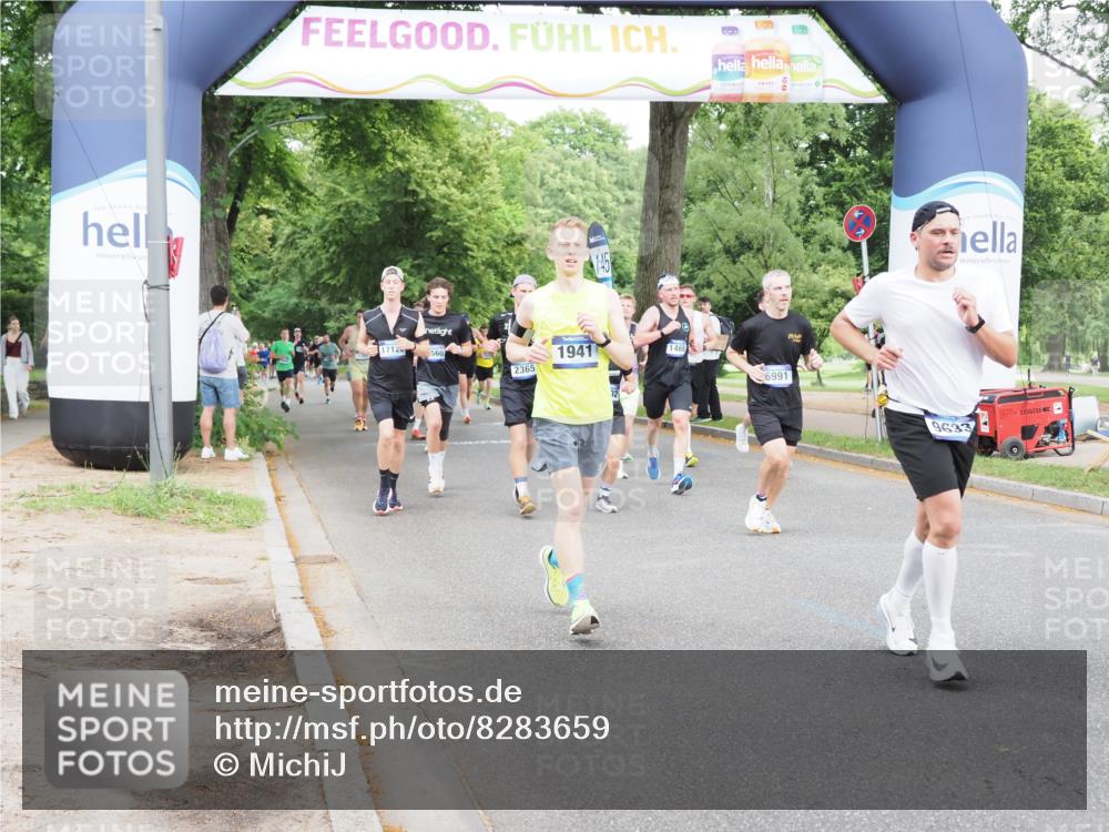 29.06.2025 - hella hamburg halbmarathon MichiJ http://msf.ph/oto/8283659 29.06.2025 10:32:28 Zwischen KM18-KM19 1220, 1941, 2365, 2402, 2707, 3004, 3021, 4981, 4999, 5231, 5476, 5624, 6991, 7005, 7191, 7322, 8871, 9374, 9444, 9633, 9931, 10193, 10246, 12657, 12711, 13975, 15280, 15535, 16549, 17376, 17406, 17729, 17977, 18107, 18437, 18464, 18691, 18765, 19206, 19210 meine-sportfotos.de