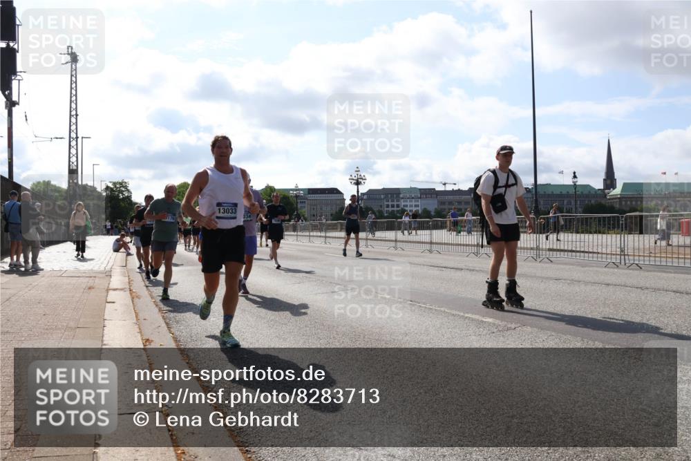 29.06.2025 - hella hamburg halbmarathon Lena Gebhardt http://msf.ph/oto/8283713 29.06.2025 09:58:15 Lombardsbrücke 176, 7415, 13033, 1034, 1179, 1190, 1258, 1285, 1320, 1321, 1335, 1563, 1815, 1870, 2029, 2034, 2070, 2138, 2397, 2417, 2448, 2612, 2636, 2656, 2711, 3041, 3058, 3091, 3097, 3114, 3251, 3859, 4814, 4903, 5093, 5305, 5672, 5721, 5775, 5894, 6164, 6272, 6355, 6356, 6433, 6569, 6580, 6585, 6628, 6754, 6776, 6897, 7065, 7409, 7478, 7509, 7646, 7724, 7856, 7896, 7952, 7976, 8154, 8311, 8393, 8508, 8590, 8825, 9012, 9057, 9562, 9656, 10084 meine-sportfotos.de