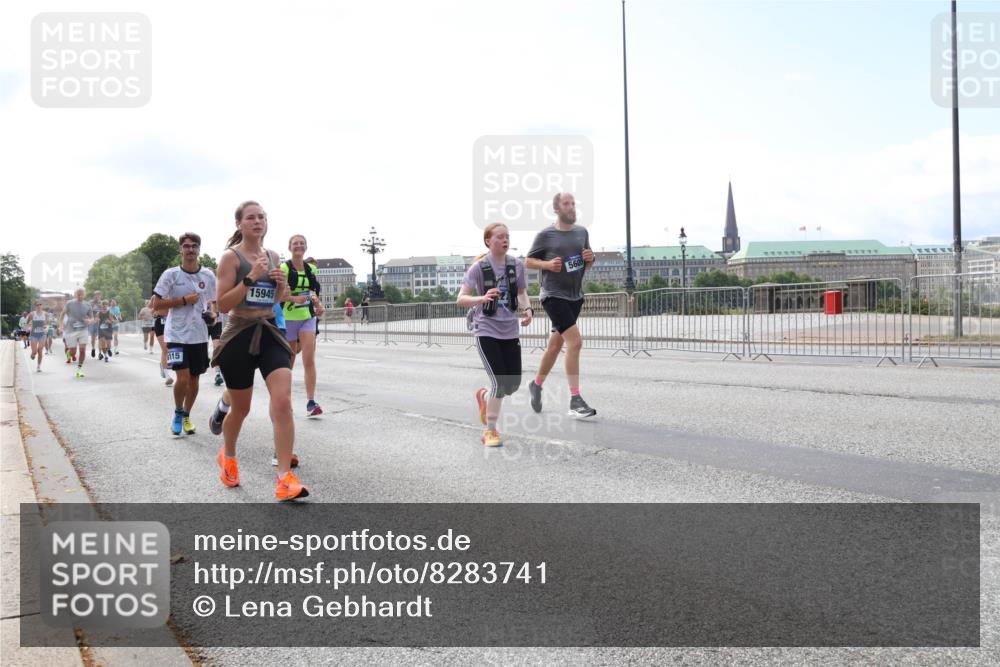29.06.2025 - hella hamburg halbmarathon Lena Gebhardt http://msf.ph/oto/8283741 29.06.2025 10:11:43 Lombardsbrücke 1328, 1531, 1723, 1866, 1992, 3363, 3837, 4227, 5379, 5605, 7571, 8115, 8171, 8206, 8207, 8368, 8807, 8810, 9119, 9191, 9428, 10042, 10372, 10409, 10428, 11149, 11321, 11507, 11537, 11755, 11917, 12286, 12473, 13177, 13203, 13542, 13603, 13939, 13958, 14008, 14149, 14384, 15797, 15908, 15945, 16383, 17080, 17638, 17774, 17787, 17866, 18261, 18278, 18382, 18395, 19172 meine-sportfotos.de