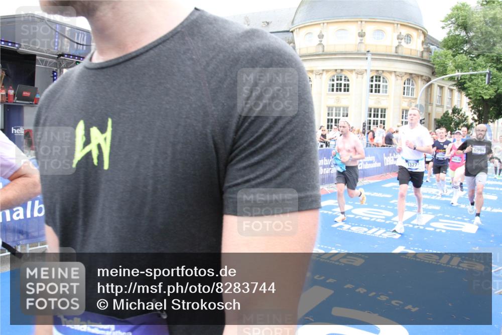 29.06.2025 - hella hamburg halbmarathon Michael Strokosch http://msf.ph/oto/8283744 29.06.2025 10:55:00 Ziel 1327, 1506, 3652, 4249, 4616, 5020, 6433, 6994, 8514, 8698, 10266, 13988, 14638, 14660, 14845, 15156, 16047, 16623, 16868, 18181, 18325 meine-sportfotos.de