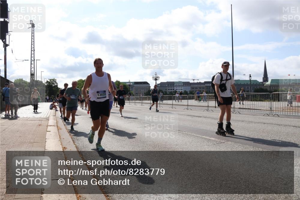 29.06.2025 - hella hamburg halbmarathon Lena Gebhardt http://msf.ph/oto/8283779 29.06.2025 09:58:16 Lombardsbrücke 17176, 13033, 1034, 1179, 1190, 1258, 1285, 1320, 1321, 1335, 1563, 1815, 1870, 2029, 2034, 2070, 2138, 2397, 2417, 2448, 2612, 2636, 2656, 2711, 3041, 3058, 3091, 3097, 3114, 3251, 3859, 4814, 4903, 5093, 5259, 5305, 5672, 5721, 5775, 5894, 6164, 6272, 6355, 6356, 6433, 6569, 6580, 6628, 6754, 6776, 6897, 7065, 7409, 7478, 7509, 7646, 7724, 7856, 7896, 7952, 7976, 8154, 8311, 8393, 8508, 8590, 8825, 9012, 9057, 9562, 9656, 10084 meine-sportfotos.de