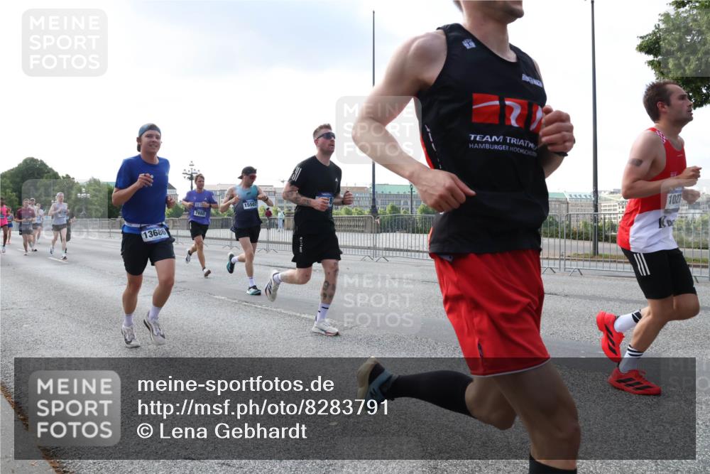 29.06.2025 - hella hamburg halbmarathon Lena Gebhardt http://msf.ph/oto/8283791 29.06.2025 09:45:47 Lombardsbrücke 7880, 13686, 15507, 1027, 57, 1080, 1686, 1707, 1894, 1990, 2460, 2689, 3043, 4050, 4129, 4463, 4679, 4698, 4749, 4812, 5070, 5187, 5328, 5550, 5746, 5826, 6358, 6495, 6878, 7186, 7272, 7389, 7481, 7651, 7723, 7880, 7965, 8062, 8190, 8209, 8883, 9137, 9571, 9634, 10017, 10171, 10270, 10484, 10876, 11120, 11199, 11413, 11857, 12189, 12232, 12234, 12308, 12681, 12691, 12988, 13066, 13167, 13343, 13618, 13686, 13754, 14028, 14167 meine-sportfotos.de