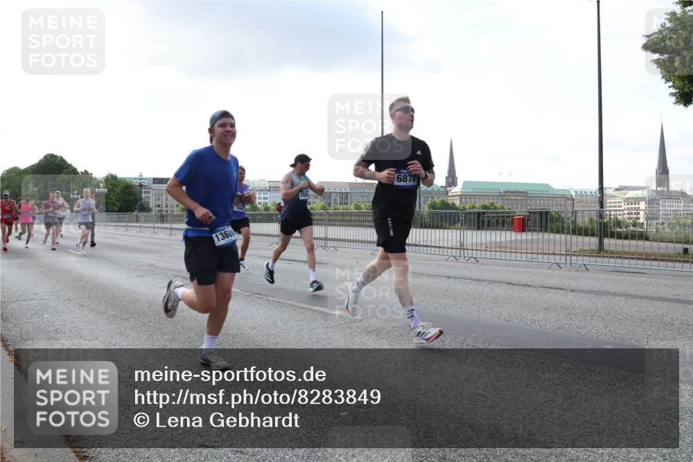 29.06.2025 - hella hamburg halbmarathon Lena Gebhardt http://msf.ph/oto/8283849 29.06.2025 09:45:47 Lombardsbrücke 1375, 13686, 7880, 1, 6878, 57, 1080, 1686, 1707, 1894, 1990, 2460, 2689, 3043, 4050, 4129, 4463, 4679, 4698, 4749, 4812, 5070, 5187, 5328, 5550, 5746, 5826, 6358, 6495, 6878, 7186, 7272, 7389, 7481, 7651, 7723, 7880, 7965, 8062, 8190, 8209, 8883, 9137, 9571, 9634, 10017, 10171, 10270, 10484, 10876, 11120, 11199, 11413, 11857, 12189, 12232, 12234, 12308, 12681, 12691, 12988, 13066, 13167, 13343, 13618, 13686, 13754, 14028, 14167 meine-sportfotos.de