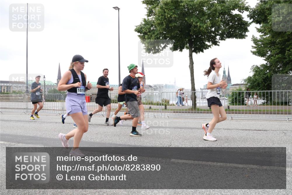 29.06.2025 - hella hamburg halbmarathon Lena Gebhardt http://msf.ph/oto/8283890 29.06.2025 10:55:12 Lombardsbrücke 1010, 1178, 7238, 1013, 1917, 2090, 2452, 2566, 2632, 3002, 3115, 3157, 3274, 3577, 4039, 4191, 4192, 4628, 5040, 5392, 5483, 5500, 5727, 5882, 6395, 6396, 6839, 6944, 7219, 7238, 7680, 7766, 8012, 8186, 8403, 8519, 9596, 10109, 10458, 10686, 10885, 11109, 11226, 11737, 11788, 11908, 12147, 12148, 12240, 12268, 12270, 13098, 13230, 13283, 13548, 13944, 13945, 13979, 13980, 14515, 14727, 15152, 15160, 16385 meine-sportfotos.de