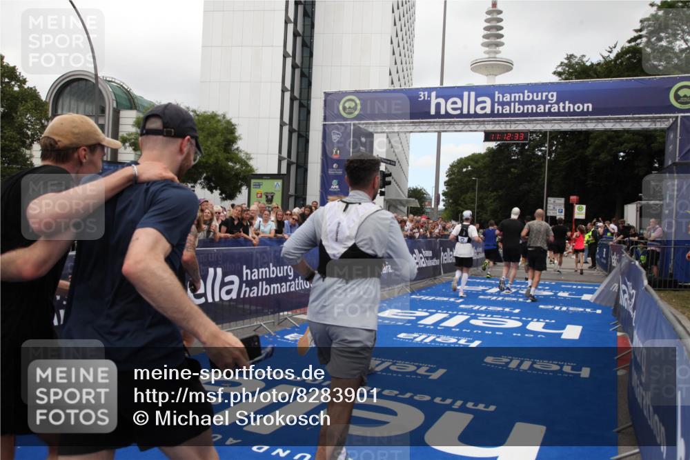 29.06.2025 - hella hamburg halbmarathon Michael Strokosch http://msf.ph/oto/8283901 29.06.2025 11:12:32 Ziel 2821, 2987, 4649, 5271, 5845, 6217, 7685, 9810, 9911, 10442, 10443, 12640, 12797, 14138, 14219, 14525, 15713, 15988, 16606, 18641 meine-sportfotos.de