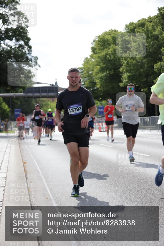 29.06.2025 - hella hamburg halbmarathon Jannik Wohlers http://msf.ph/oto/8283938 29.06.2025 10:03:14 Lombardsbrücke 1161, 1885, 2277, 2683, 2759, 4307, 5384, 5396, 5464, 6391, 7006, 7277, 7278, 7279, 8484, 8727, 10389, 11402, 12377, 13793, 13976, 15539, 15643, 15859, 16371, 16621, 17226, 17550, 17955, 18999 meine-sportfotos.de