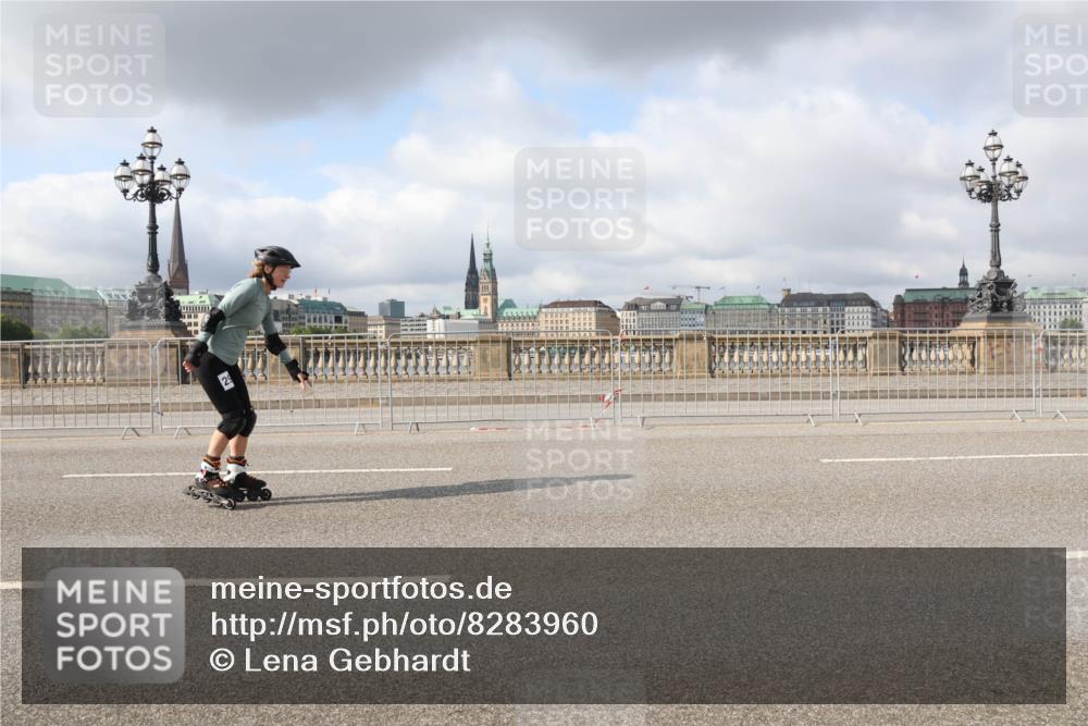 29.06.2025 - hella hamburg halbmarathon Lena Gebhardt http://msf.ph/oto/8283960 29.06.2025 09:05:24 Lombardsbrücke  meine-sportfotos.de