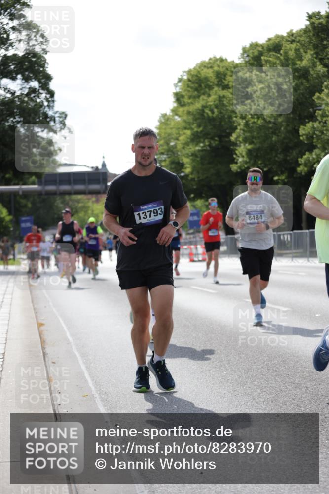 29.06.2025 - hella hamburg halbmarathon Jannik Wohlers http://msf.ph/oto/8283970 29.06.2025 10:03:14 Lombardsbrücke 1161, 1885, 2277, 2683, 2759, 4307, 5384, 5396, 5464, 6391, 7006, 7277, 7278, 7279, 8484, 8727, 10389, 11402, 12377, 13793, 13976, 15539, 15643, 15859, 16371, 16621, 17226, 17550, 17955, 18999 meine-sportfotos.de