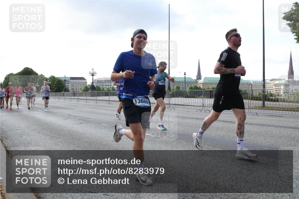29.06.2025 - hella hamburg halbmarathon Lena Gebhardt http://msf.ph/oto/8283979 29.06.2025 09:45:47 Lombardsbrücke 2460, 13686, 15507, 57, 1080, 1686, 1707, 1894, 1990, 2460, 2689, 3043, 4050, 4129, 4463, 4679, 4698, 4749, 4812, 5070, 5187, 5328, 5550, 5746, 5826, 6358, 6495, 6878, 7186, 7272, 7389, 7481, 7651, 7723, 7880, 7965, 8062, 8190, 8209, 8883, 9137, 9571, 9634, 10017, 10171, 10270, 10484, 10876, 11120, 11199, 11413, 11857, 12189, 12232, 12234, 12308, 12681, 12691, 12988, 13066, 13167, 13343, 13618, 13686, 13754, 14028, 14167 meine-sportfotos.de