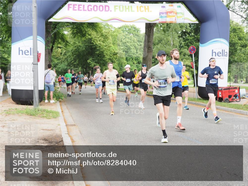 29.06.2025 - hella hamburg halbmarathon MichiJ http://msf.ph/oto/8284040 29.06.2025 10:32:32 Zwischen KM18-KM19 1220, 1468, 1782, 1941, 2365, 2402, 2707, 2816, 3021, 5231, 5476, 5624, 6991, 7322, 8871, 9444, 9633, 12657, 13975, 15280, 16617, 16720, 16893, 17097, 17120, 17406, 17729, 17977, 18107, 18437, 18464, 18560, 18691, 19207, 19210 meine-sportfotos.de