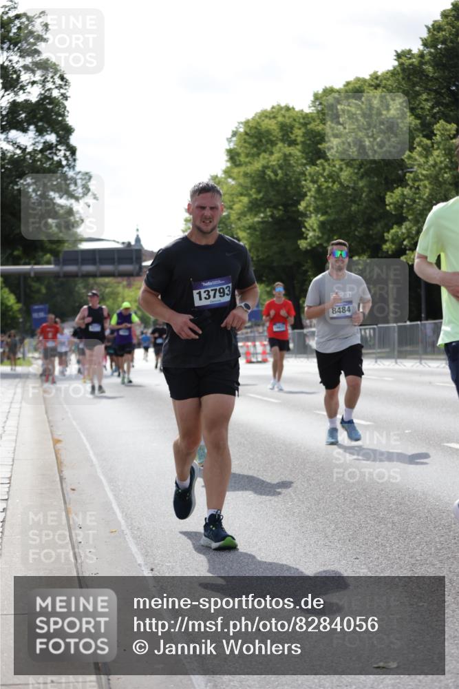 29.06.2025 - hella hamburg halbmarathon Jannik Wohlers http://msf.ph/oto/8284056 29.06.2025 10:03:14 Lombardsbrücke 1161, 1885, 2277, 2683, 2759, 4307, 5384, 5396, 5464, 6391, 7006, 7277, 7278, 7279, 8484, 8727, 10389, 11402, 12377, 13793, 13976, 15539, 15643, 15859, 16371, 16621, 17226, 17550, 17955, 18999 meine-sportfotos.de