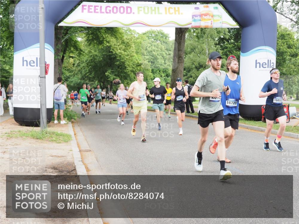 29.06.2025 - hella hamburg halbmarathon MichiJ http://msf.ph/oto/8284074 29.06.2025 10:32:32 Zwischen KM18-KM19 1220, 1468, 1782, 1941, 2365, 2402, 2707, 2816, 3021, 5231, 5476, 5624, 6991, 7322, 8871, 9444, 9633, 12657, 13975, 15280, 16617, 16720, 16893, 17097, 17120, 17406, 17729, 17977, 18107, 18437, 18464, 18560, 18691, 19207, 19210 meine-sportfotos.de