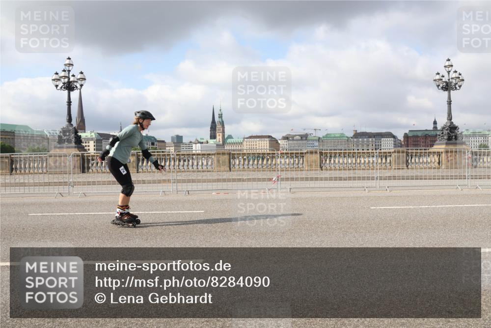 29.06.2025 - hella hamburg halbmarathon Lena Gebhardt http://msf.ph/oto/8284090 29.06.2025 09:05:24 Lombardsbrücke  meine-sportfotos.de