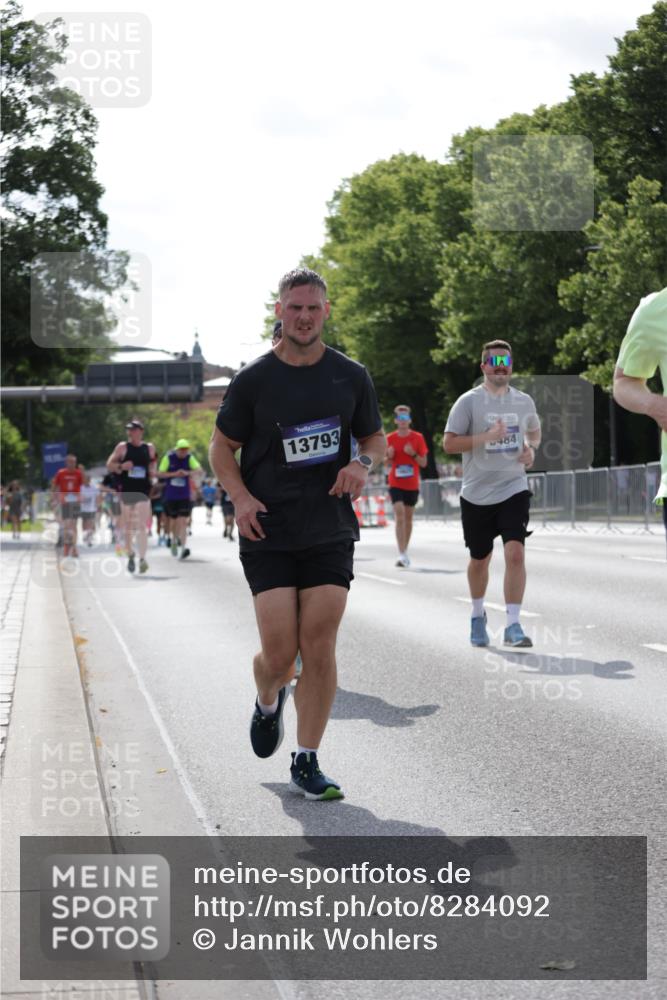 29.06.2025 - hella hamburg halbmarathon Jannik Wohlers http://msf.ph/oto/8284092 29.06.2025 10:03:14 Lombardsbrücke 1161, 1885, 2277, 2683, 2759, 4307, 5384, 5396, 5464, 6391, 7006, 7277, 7278, 7279, 8484, 8727, 10389, 11402, 12377, 13793, 13976, 15539, 15643, 15859, 16371, 16621, 17226, 17550, 17955, 18999 meine-sportfotos.de