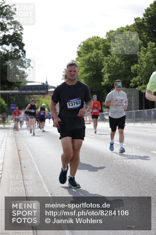 29.06.2025 - hella hamburg halbmarathon Jannik Wohlers http://msf.ph/oto/8284106 29.06.2025 10:03:14 Lombardsbrücke 1161, 1885, 2277, 2683, 2759, 4307, 5384, 5396, 5464, 6391, 7006, 7277, 7278, 7279, 8484, 8727, 10389, 11402, 12377, 13793, 13976, 15539, 15643, 15859, 16371, 16621, 17226, 17550, 17955, 18999 meine-sportfotos.de