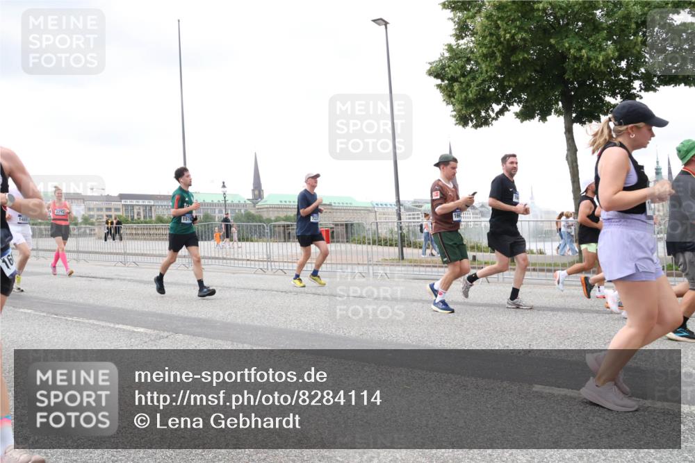 29.06.2025 - hella hamburg halbmarathon Lena Gebhardt http://msf.ph/oto/8284114 29.06.2025 10:55:12 Lombardsbrücke 16, 14651, 3274, 166, 1013, 1917, 2090, 2452, 2566, 2632, 3002, 3115, 3157, 3274, 3577, 4039, 4191, 4192, 4628, 5040, 5392, 5483, 5500, 5727, 5882, 6395, 6396, 6839, 6944, 7219, 7238, 7680, 7766, 8012, 8186, 8403, 8519, 9596, 10109, 10458, 10686, 10885, 11109, 11226, 11737, 11788, 11908, 12147, 12148, 12240, 12268, 12270, 13098, 13230, 13283, 13548, 13944, 13945, 13979, 13980, 14515, 14727, 15152, 15160, 16385 meine-sportfotos.de