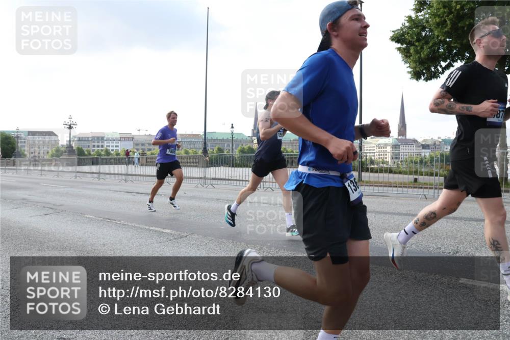 29.06.2025 - hella hamburg halbmarathon Lena Gebhardt http://msf.ph/oto/8284130 29.06.2025 09:45:48 Lombardsbrücke 13, 57, 1080, 1686, 1707, 1894, 1990, 2460, 2689, 3043, 4050, 4129, 4463, 4679, 4698, 4749, 4812, 5070, 5187, 5328, 5550, 5746, 5826, 6358, 6495, 6878, 7186, 7272, 7389, 7481, 7651, 7723, 7880, 7965, 8062, 8190, 8209, 8883, 9137, 9571, 9634, 10017, 10171, 10270, 10484, 10876, 11120, 11199, 11413, 11857, 12189, 12232, 12234, 12308, 12681, 12691, 12988, 13066, 13167, 13343, 13618, 13686, 13754, 14028, 14167 meine-sportfotos.de