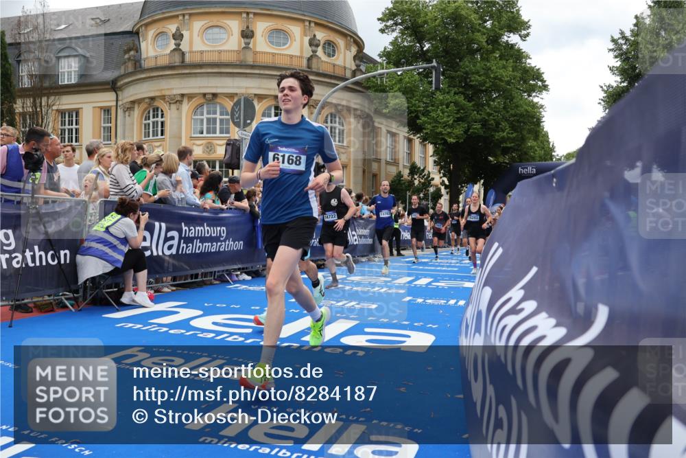 29.06.2025 - hella hamburg halbmarathon Strokosch-Dieckow http://msf.ph/oto/8284187 29.06.2025 10:47:20 Ziel 51, 1012, 2274, 2839, 2864, 2869, 5024, 5532, 5650, 6134, 6168, 6203, 8693, 9305, 10208, 10211, 10423, 11077, 11491, 11518, 13672, 13782, 14722, 15350, 15611, 15923, 16089, 16286, 16819, 18758, 18856, 18974 meine-sportfotos.de