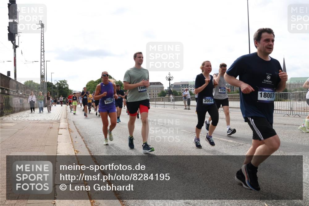 29.06.2025 - hella hamburg halbmarathon Lena Gebhardt http://msf.ph/oto/8284195 29.06.2025 10:20:44 Lombardsbrücke 1890, 5625, 2053, 2834, 18007, 1011, 1046, 1069, 1471, 1474, 2053, 2101, 2325, 2478, 2834, 2923, 2945, 3247, 3434, 3733, 3781, 3813, 3842, 4082, 4154, 4166, 4288, 4350, 4422, 4754, 4869, 5041, 5181, 5625, 5831, 5937, 6608, 6951, 7018, 7101, 7131, 8025, 8113, 8588, 8724, 8940, 9005, 9011, 9136, 9236, 9722, 9873, 9981, 10041, 10050, 10350, 10414, 10585, 10595, 10613, 10647, 10754, 11100, 11145, 11603, 11835, 11995, 12694, 12844 meine-sportfotos.de