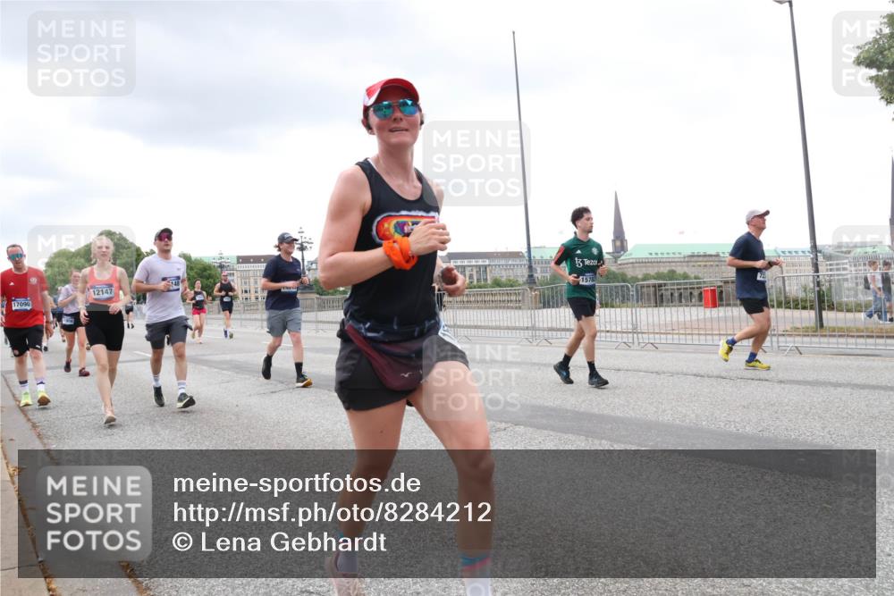 29.06.2025 - hella hamburg halbmarathon Lena Gebhardt http://msf.ph/oto/8284212 29.06.2025 10:55:13 Lombardsbrücke 17090, 1908, 12147, 1578, 1013, 1873, 1917, 2090, 2452, 2566, 2632, 3002, 3115, 3157, 3274, 3577, 4039, 4191, 4192, 4628, 5040, 5392, 5483, 5487, 5500, 5727, 5882, 6395, 6396, 6839, 6944, 7219, 7238, 7680, 7766, 8012, 8186, 8403, 8519, 8626, 9596, 10109, 10458, 10686, 10885, 11109, 11226, 11737, 11788, 11908, 12147, 12148, 12240, 13098, 13230, 13283, 13548, 13944, 13945, 13979, 13980, 14515, 14727, 15152, 15160, 16385 meine-sportfotos.de