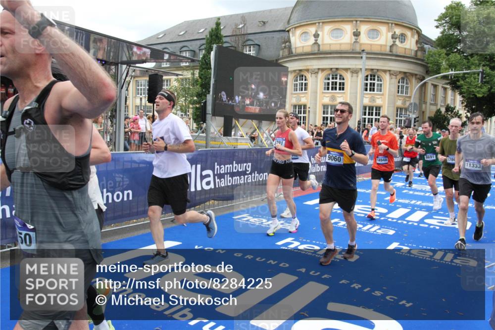 29.06.2025 - hella hamburg halbmarathon Michael Strokosch http://msf.ph/oto/8284225 29.06.2025 10:55:10 Ziel 1549, 1628, 2119, 2448, 2884, 3041, 3791, 3945, 4938, 6355, 8691, 9060, 9361, 9380, 10191, 10192, 11333, 11747, 11976, 12248, 12961, 13297, 14750, 14834, 14948, 15126, 15879, 16108, 16630, 17803, 17842 meine-sportfotos.de
