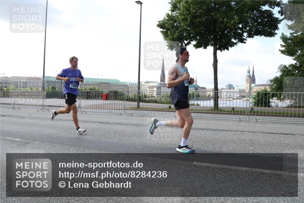 29.06.2025 - hella hamburg halbmarathon Lena Gebhardt http://msf.ph/oto/8284236 29.06.2025 09:45:48 Lombardsbrücke 7880, 155, 57, 1080, 1686, 1707, 1894, 1990, 2460, 2689, 3043, 4050, 4129, 4463, 4679, 4698, 4749, 4812, 5070, 5187, 5328, 5550, 5746, 5826, 6358, 6495, 6878, 7186, 7272, 7389, 7481, 7651, 7723, 7880, 7965, 8062, 8190, 8209, 8883, 9137, 9571, 9634, 10017, 10171, 10270, 10484, 10876, 11120, 11199, 11413, 11857, 12189, 12232, 12234, 12308, 12681, 12691, 12988, 13066, 13167, 13343, 13618, 13686, 13754, 14028, 14167 meine-sportfotos.de