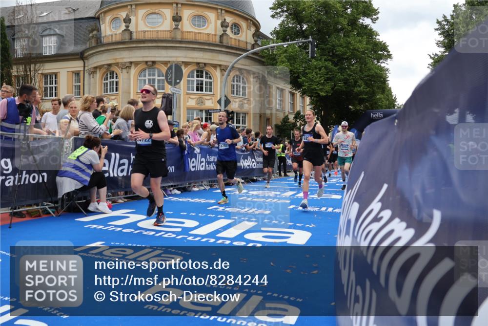 29.06.2025 - hella hamburg halbmarathon Strokosch-Dieckow http://msf.ph/oto/8284244 29.06.2025 10:47:21 Ziel 51, 1012, 2274, 2839, 2864, 2869, 3304, 5024, 5532, 5650, 6134, 6168, 6203, 8693, 8852, 9305, 10423, 11077, 11491, 11518, 13672, 13782, 14722, 15350, 15611, 15923, 16089, 16286, 16819, 17846, 18758, 18856, 18974 meine-sportfotos.de