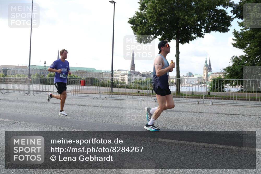 29.06.2025 - hella hamburg halbmarathon Lena Gebhardt http://msf.ph/oto/8284267 29.06.2025 09:45:48 Lombardsbrücke 7880, 57, 1080, 1686, 1707, 1894, 1990, 2460, 2689, 3043, 4050, 4129, 4463, 4679, 4698, 4749, 4812, 5070, 5187, 5328, 5550, 5746, 5826, 6358, 6495, 6878, 7186, 7272, 7389, 7481, 7651, 7723, 7880, 7965, 8062, 8190, 8209, 8883, 9137, 9571, 9634, 10017, 10171, 10270, 10484, 10876, 11120, 11199, 11413, 11857, 12189, 12232, 12234, 12308, 12681, 12691, 12988, 13066, 13167, 13343, 13618, 13686, 13754, 14028, 14167 meine-sportfotos.de