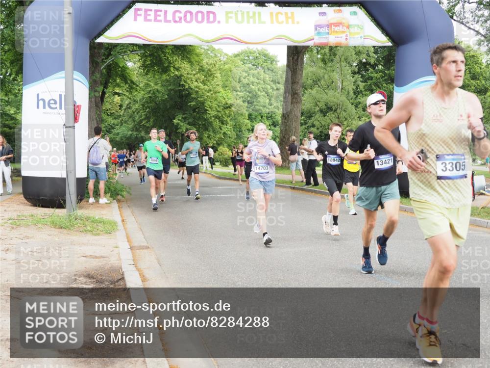 29.06.2025 - hella hamburg halbmarathon MichiJ http://msf.ph/oto/8284288 29.06.2025 10:32:35 Zwischen KM18-KM19 1468, 1782, 1941, 2365, 2402, 2816, 5047, 5231, 6991, 9633, 13421, 14703, 15225, 15512, 16617, 16720, 16893, 17097, 17120, 17406, 18560, 18942, 19207 meine-sportfotos.de