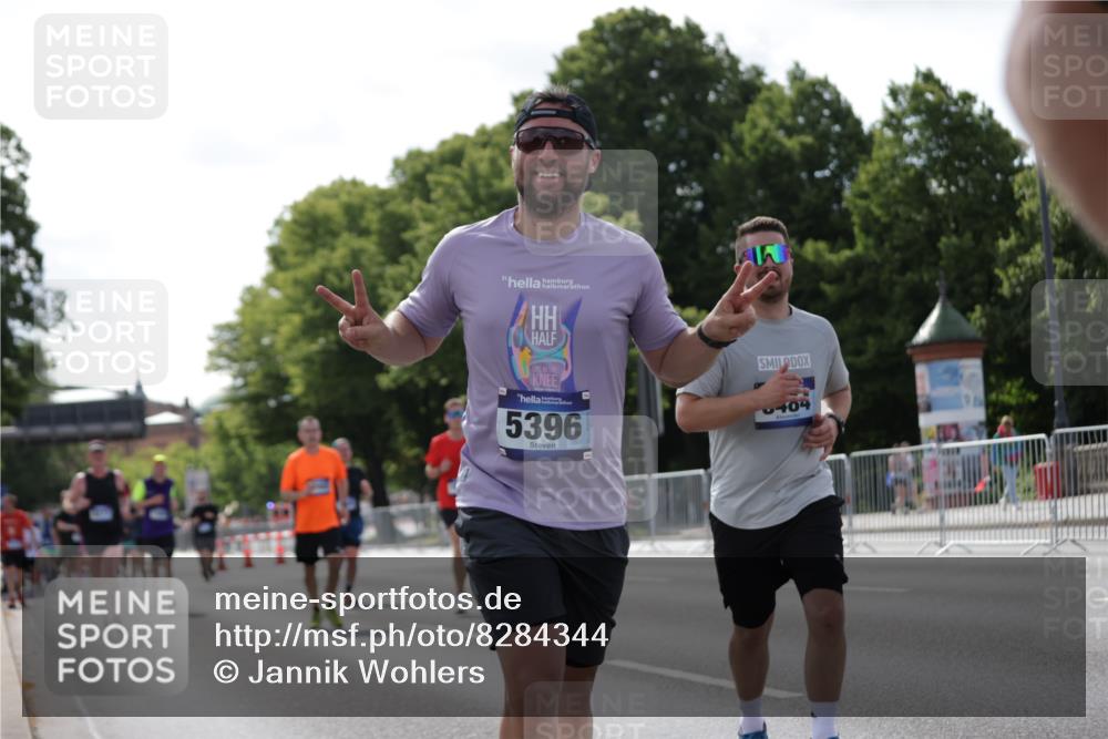 29.06.2025 - hella hamburg halbmarathon Jannik Wohlers http://msf.ph/oto/8284344 29.06.2025 10:03:16 Lombardsbrücke 1161, 1367, 2277, 2683, 2759, 5384, 5396, 5464, 7006, 7277, 7278, 7279, 8484, 8727, 9280, 10389, 11402, 12377, 13793, 15643, 15859, 16371, 16621, 17226, 17550, 17955, 18999 meine-sportfotos.de