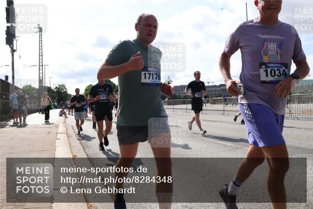 29.06.2025 - hella hamburg halbmarathon Lena Gebhardt http://msf.ph/oto/8284348 29.06.2025 09:58:18 Lombardsbrücke 17321, 7415, 17176, 7896, 1034, 1034, 1179, 1190, 1258, 1285, 1320, 1321, 1335, 1815, 1870, 2029, 2034, 2070, 2138, 2397, 2417, 2448, 2518, 2612, 2636, 2656, 2711, 3041, 3058, 3091, 3097, 3114, 3251, 3819, 3859, 4152, 4814, 4903, 5093, 5259, 5378, 5672, 5721, 5775, 5894, 6164, 6272, 6355, 6356, 6433, 6569, 6580, 6592, 6628, 6754, 6776, 6897, 7065, 7409, 7478, 7509, 7646, 7724, 7856, 7896, 7952, 7976, 8154, 8311, 8393, 8508, 8590, 8825, 9012, 9057, 9562, 9656, 10084 meine-sportfotos.de
