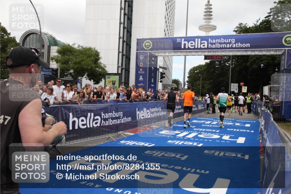 29.06.2025 - hella hamburg halbmarathon Michael Strokosch http://msf.ph/oto/8284355 29.06.2025 11:13:03 Ziel 1382, 2309, 3023, 3417, 9423, 10139, 13458, 17542, 18735, 18875 meine-sportfotos.de