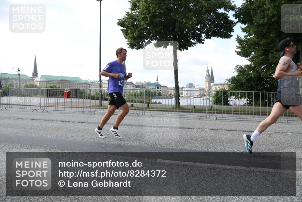 29.06.2025 - hella hamburg halbmarathon Lena Gebhardt http://msf.ph/oto/8284372 29.06.2025 09:45:49 Lombardsbrücke 57, 1080, 1686, 1707, 1894, 1990, 2460, 2689, 3043, 4050, 4129, 4463, 4679, 4698, 4749, 4812, 5070, 5187, 5328, 5550, 5746, 5826, 6358, 6495, 6878, 7186, 7272, 7389, 7481, 7651, 7723, 7880, 7965, 8062, 8190, 8209, 8883, 9137, 9345, 9571, 9634, 10017, 10171, 10270, 10453, 10484, 10876, 11120, 11199, 11413, 11857, 12189, 12232, 12234, 12308, 12681, 12691, 12988, 13066, 13167, 13343, 13618, 13686, 13754, 14028, 14167 meine-sportfotos.de