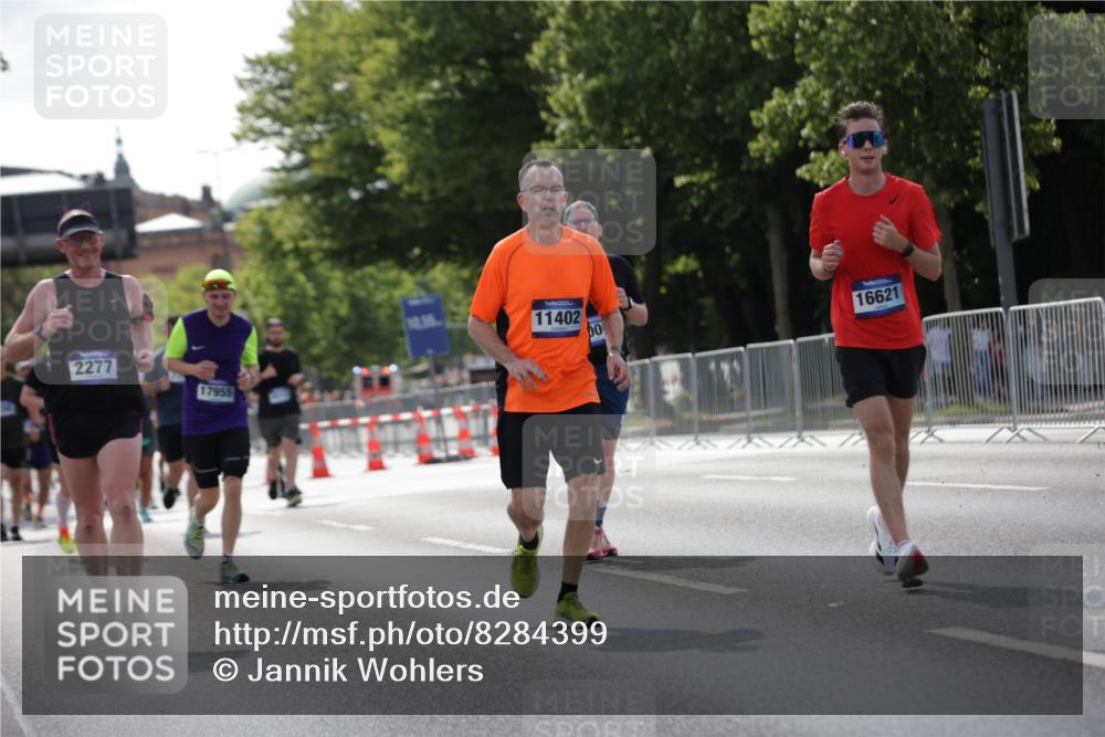 29.06.2025 - hella hamburg halbmarathon Jannik Wohlers http://msf.ph/oto/8284399 29.06.2025 10:03:18 Lombardsbrücke 1161, 1367, 2277, 2683, 2759, 5384, 5396, 5464, 7006, 7306, 8484, 8727, 9280, 10389, 11402, 13793, 15643, 15859, 16621, 17226, 17550, 17955, 18999 meine-sportfotos.de
