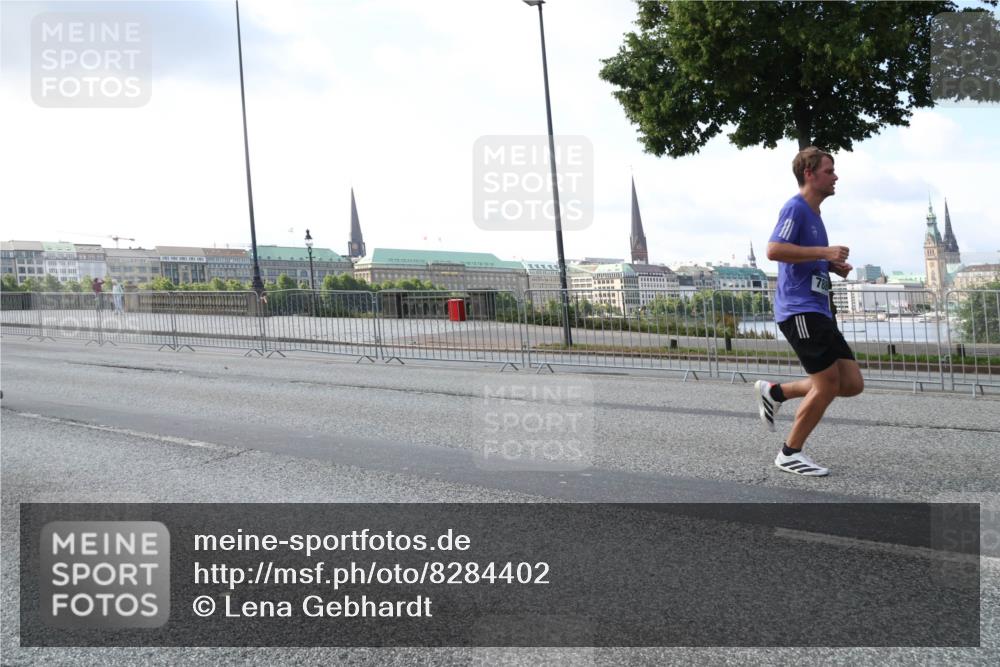 29.06.2025 - hella hamburg halbmarathon Lena Gebhardt http://msf.ph/oto/8284402 29.06.2025 09:45:49 Lombardsbrücke 57, 1080, 1686, 1707, 1894, 1990, 2460, 2689, 3043, 4050, 4129, 4463, 4679, 4698, 4749, 4812, 5070, 5187, 5328, 5550, 5746, 5826, 6358, 6495, 6878, 7186, 7272, 7389, 7481, 7651, 7723, 7880, 7965, 8062, 8190, 8209, 8883, 9137, 9345, 9571, 9634, 10017, 10171, 10270, 10453, 10484, 10876, 11120, 11199, 11413, 11857, 12189, 12232, 12234, 12308, 12681, 12691, 12988, 13066, 13167, 13343, 13618, 13686, 13754, 14028, 14167 meine-sportfotos.de