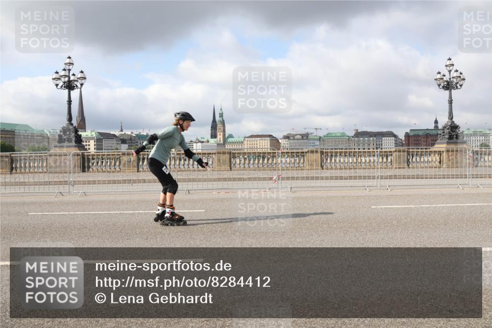 29.06.2025 - hella hamburg halbmarathon Lena Gebhardt http://msf.ph/oto/8284412 29.06.2025 09:05:24 Lombardsbrücke  meine-sportfotos.de