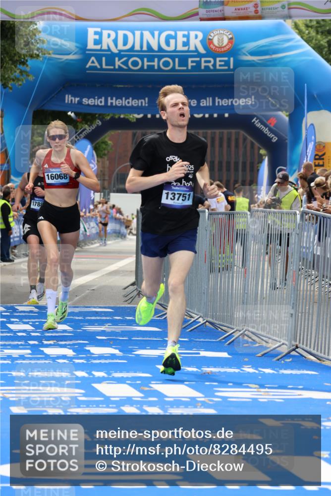 29.06.2025 - hella hamburg halbmarathon Strokosch-Dieckow http://msf.ph/oto/8284495 29.06.2025 10:21:59 Ziel 13751, 16068, 17886 meine-sportfotos.de