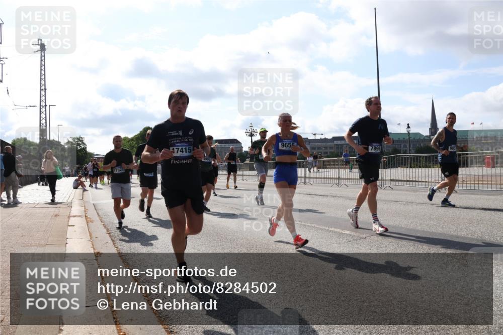 29.06.2025 - hella hamburg halbmarathon Lena Gebhardt http://msf.ph/oto/8284502 29.06.2025 09:58:18 Lombardsbrücke 17321, 0037, 17415, 9656, 7896, 9057, 1034, 1179, 1190, 1258, 1285, 1320, 1321, 1335, 1815, 1870, 2029, 2034, 2070, 2138, 2397, 2417, 2448, 2518, 2612, 2636, 2656, 2711, 3041, 3058, 3091, 3097, 3114, 3251, 3819, 3859, 4152, 4814, 4903, 5093, 5259, 5378, 5672, 5721, 5775, 5894, 6164, 6272, 6355, 6356, 6433, 6569, 6580, 6592, 6628, 6754, 6776, 6897, 7065, 7409, 7478, 7509, 7646, 7724, 7856, 7896, 7952, 7976, 8154, 8311, 8393, 8508, 8590, 8825, 9012, 9057, 9562, 9656, 10084 meine-sportfotos.de