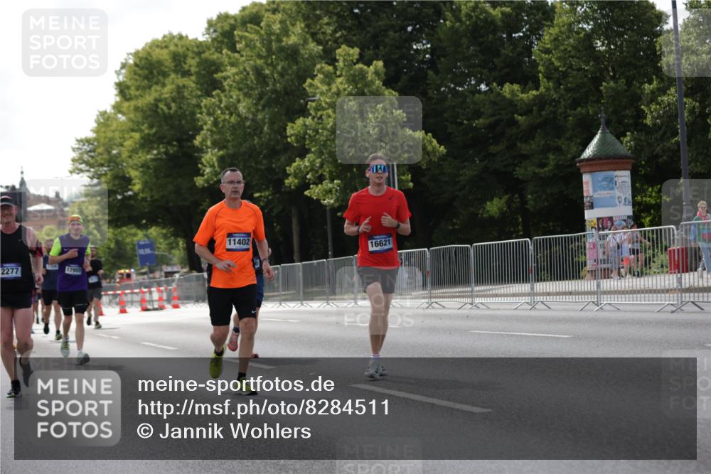 29.06.2025 - hella hamburg halbmarathon Jannik Wohlers http://msf.ph/oto/8284511 29.06.2025 10:03:18 Lombardsbrücke 1161, 1367, 2277, 2683, 2759, 5384, 5396, 5464, 7006, 7306, 8484, 8727, 9280, 10389, 11402, 13793, 15643, 15859, 16621, 17226, 17550, 17955, 18999 meine-sportfotos.de