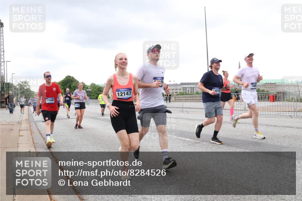 29.06.2025 - hella hamburg halbmarathon Lena Gebhardt http://msf.ph/oto/8284526 29.06.2025 10:55:14 Lombardsbrücke 17090, 11908, 12147, 14515, 1465, 1013, 1873, 1917, 2090, 2452, 2566, 2632, 3002, 3115, 3157, 3274, 3577, 4039, 4191, 4192, 4628, 5040, 5392, 5483, 5487, 5500, 5727, 5882, 6395, 6396, 6839, 6944, 7219, 7238, 7680, 7766, 8186, 8403, 8519, 8626, 9596, 9857, 9858, 10109, 10458, 10686, 10885, 11109, 11226, 11737, 11788, 11908, 12147, 12148, 12240, 12902, 13098, 13230, 13283, 13548, 13944, 13945, 13979, 13980, 14515, 14727, 15152, 15160, 16385 meine-sportfotos.de