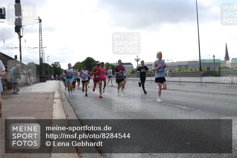 29.06.2025 - hella hamburg halbmarathon Lena Gebhardt http://msf.ph/oto/8284544 29.06.2025 09:45:50 Lombardsbrücke 13167, 15835, 2460, 13754, 57, 1080, 1686, 1707, 1894, 1990, 2460, 2689, 3043, 4050, 4129, 4463, 4679, 4698, 4749, 4812, 5070, 5187, 5328, 5550, 5746, 5826, 6169, 6358, 6495, 6878, 7186, 7272, 7389, 7481, 7651, 7723, 7880, 7965, 8062, 8190, 8209, 8883, 9137, 9345, 9571, 9634, 10017, 10171, 10270, 10453, 10484, 10876, 11120, 11199, 11413, 11857, 12189, 12232, 12234, 12308, 12681, 12691, 12988, 13066, 13167, 13343, 13618, 13686, 13754, 14028, 14167 meine-sportfotos.de