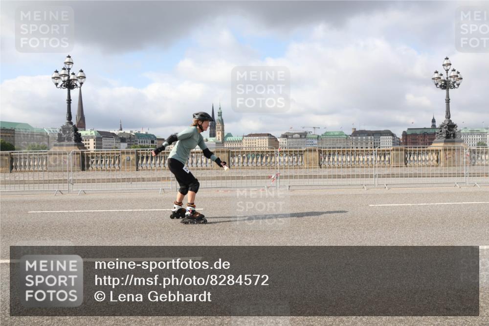 29.06.2025 - hella hamburg halbmarathon Lena Gebhardt http://msf.ph/oto/8284572 29.06.2025 09:05:24 Lombardsbrücke  meine-sportfotos.de
