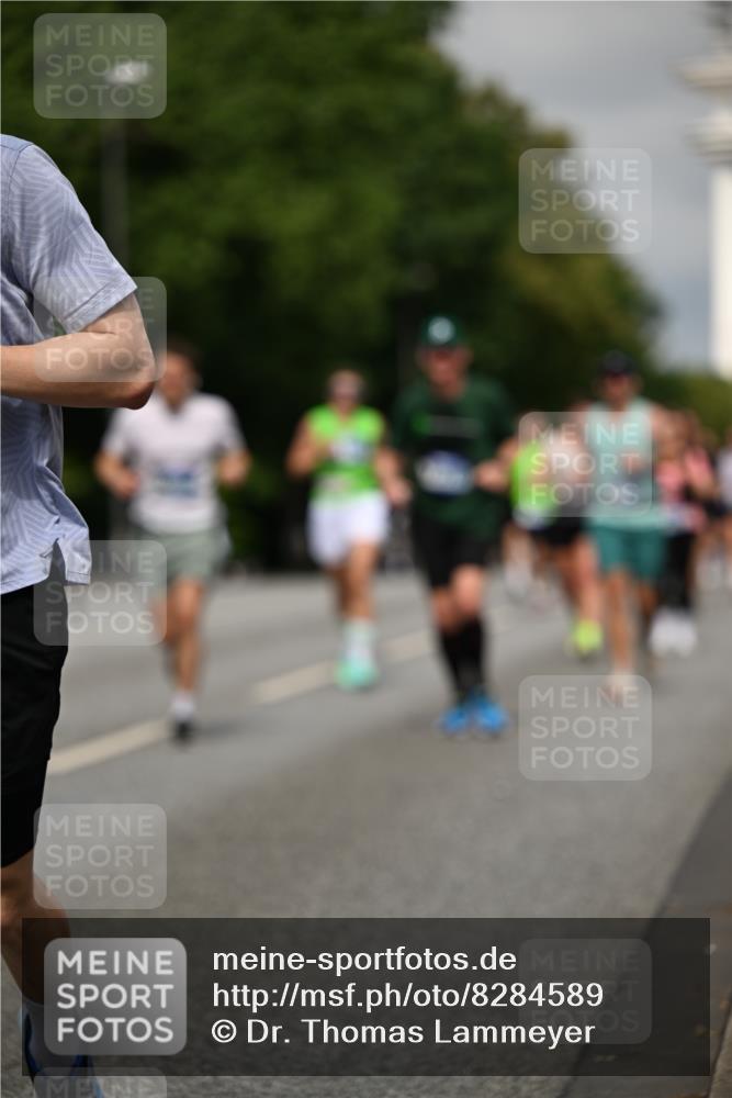 29.06.2025 - hella hamburg halbmarathon Dr. Thomas Lammeyer http://msf.ph/oto/8284589 29.06.2025 10:15:55 Kennedybrücke 1062, 1790, 2661, 3746, 3837, 4499, 6966, 7370, 7474, 8207, 8368, 9119, 9253, 9254, 9405, 10042 meine-sportfotos.de