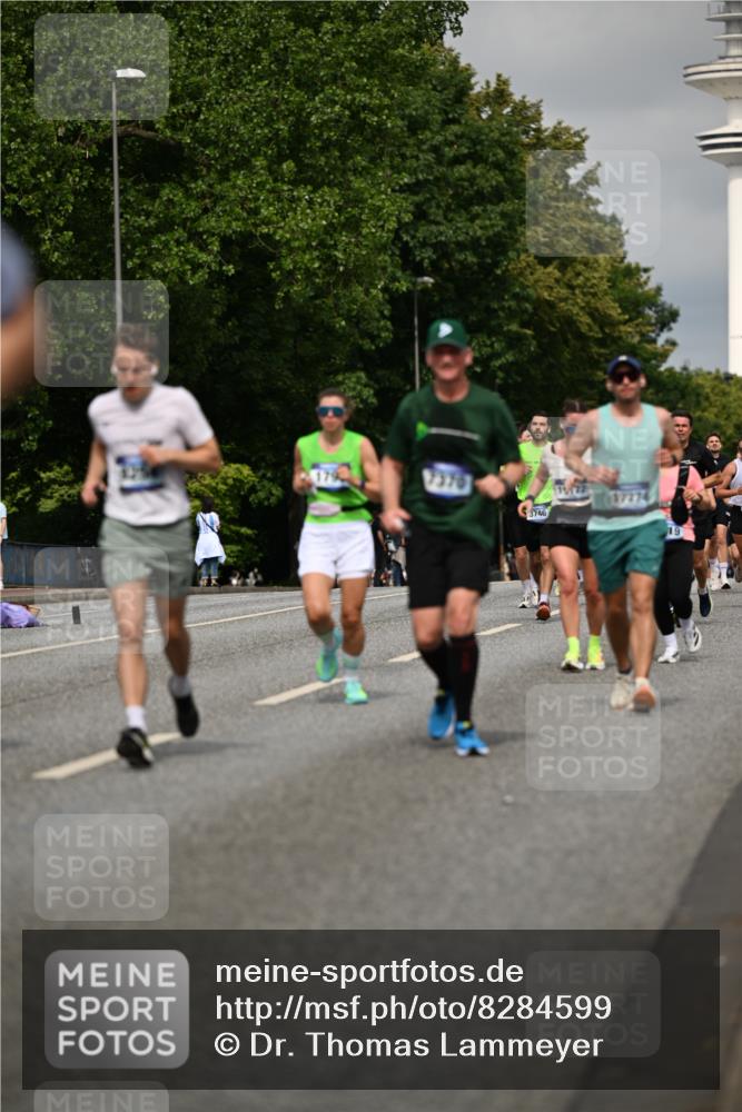 29.06.2025 - hella hamburg halbmarathon Dr. Thomas Lammeyer http://msf.ph/oto/8284599 29.06.2025 10:15:56 Kennedybrücke 1062, 1790, 2661, 3746, 3837, 4499, 6966, 7370, 7474, 8206, 8207, 8368, 9119, 9253, 9254, 9405, 10042 meine-sportfotos.de