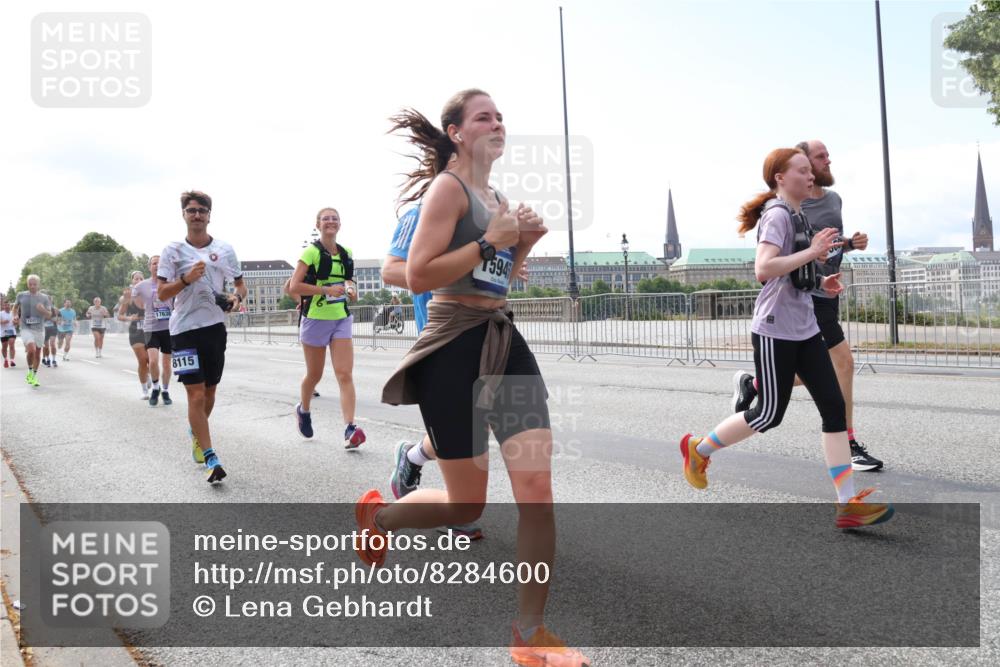 29.06.2025 - hella hamburg halbmarathon Lena Gebhardt http://msf.ph/oto/8284600 29.06.2025 10:11:44 Lombardsbrücke 1328, 1531, 1723, 1866, 1992, 3363, 3837, 4227, 5379, 5605, 7571, 8115, 8206, 8207, 8368, 8807, 8810, 9119, 9191, 9428, 10042, 10372, 10409, 10428, 11321, 11507, 11537, 11755, 11917, 12286, 12473, 13177, 13203, 13542, 13603, 13939, 13958, 14008, 14149, 14384, 15797, 15945, 16383, 17080, 17638, 17774, 17787, 17866, 18261, 18278, 18382, 18395, 19172 meine-sportfotos.de