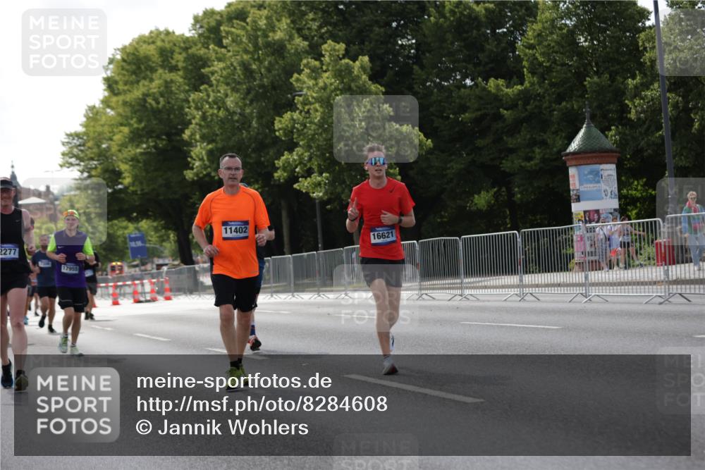 29.06.2025 - hella hamburg halbmarathon Jannik Wohlers http://msf.ph/oto/8284608 29.06.2025 10:03:18 Lombardsbrücke 1161, 1367, 2277, 2683, 2759, 5384, 5396, 5464, 7006, 7306, 8484, 8727, 9280, 10389, 11402, 13793, 15643, 15859, 16621, 17226, 17550, 17955, 18999 meine-sportfotos.de