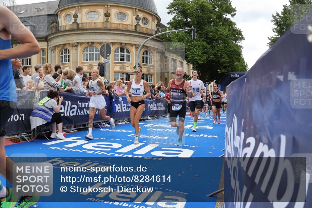 29.06.2025 - hella hamburg halbmarathon Strokosch-Dieckow http://msf.ph/oto/8284614 29.06.2025 10:47:27 Ziel 51, 1012, 1070, 1592, 1696, 2274, 2284, 2839, 2864, 2869, 2953, 3304, 5532, 5650, 5889, 6009, 8023, 8234, 8693, 8852, 8927, 9305, 10423, 11021, 11077, 11491, 12870, 13223, 13303, 13782, 15350, 15479, 15611, 15923, 16089, 16819, 17846, 17905, 18104, 18758, 18974, 19181 meine-sportfotos.de