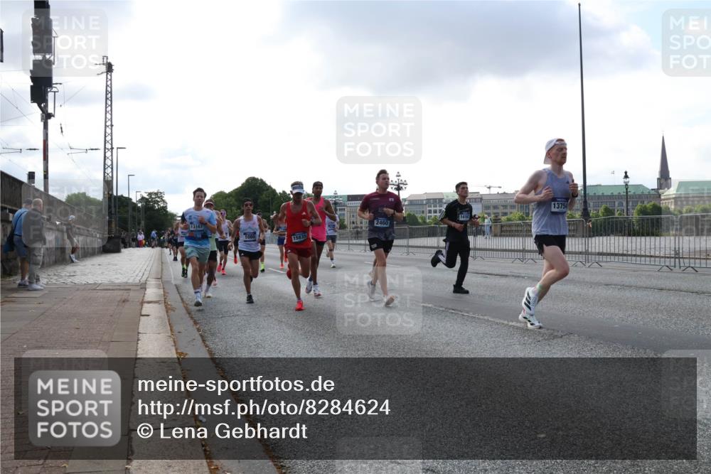 29.06.2025 - hella hamburg halbmarathon Lena Gebhardt http://msf.ph/oto/8284624 29.06.2025 09:45:50 Lombardsbrücke 13167, 1080, 15835, 2460, 13754, 57, 1080, 1686, 1707, 1894, 1990, 2460, 2689, 3043, 4050, 4129, 4463, 4679, 4698, 4749, 4812, 5070, 5187, 5328, 5550, 5746, 5826, 6169, 6358, 6495, 6878, 7186, 7272, 7389, 7481, 7651, 7723, 7880, 7965, 8062, 8190, 8209, 8883, 9137, 9345, 9571, 9634, 10017, 10171, 10270, 10453, 10484, 10876, 11120, 11199, 11413, 11857, 12189, 12232, 12234, 12308, 12681, 12691, 12988, 13066, 13167, 13343, 13618, 13686, 13754, 14028, 14167 meine-sportfotos.de